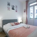 Warm 2 Bedrooms Apartement - C38