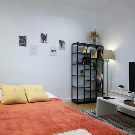 Appartamento Warm 2 Bedrooms - C38 *